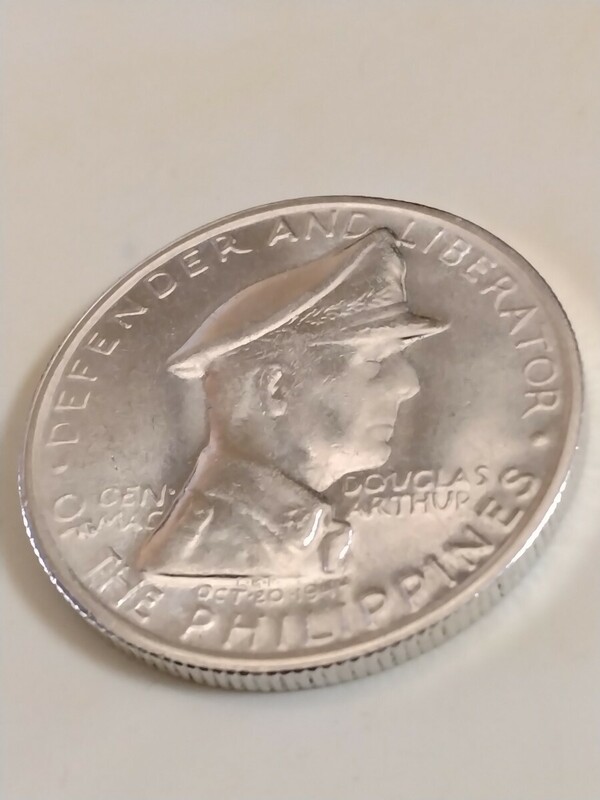 フィリピン 1947s 1ペソ銀貨 General Douglas Macarthur