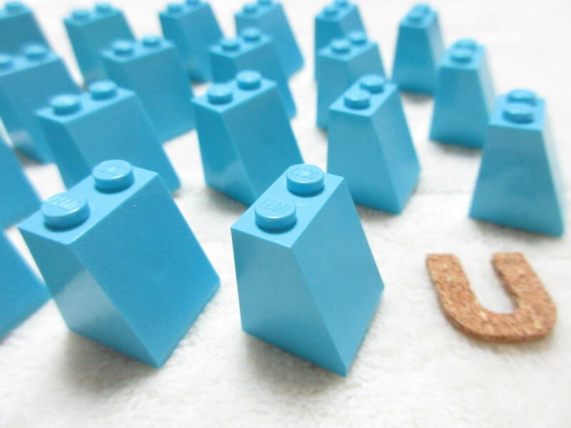 LEGO★U 正規品 アズール 高さ2 スロープ パーツ 同梱可能 レゴ シティ タウン ホテル デパート クリエイター エキスパート 建材 建物
