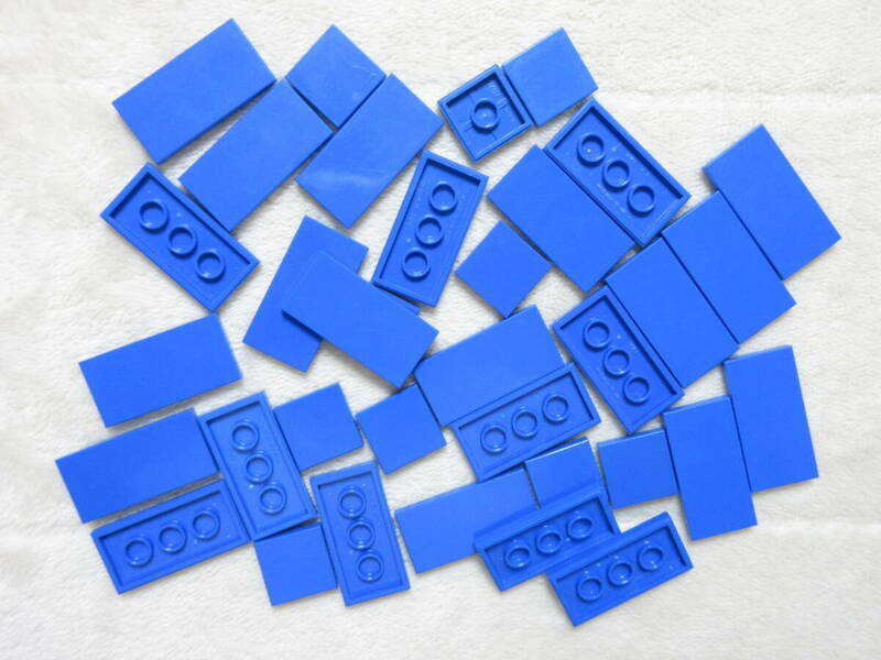 LEGO★1 正規品 35個 青 2×2 2×4 タイル プレート 同梱可能 レゴ クリエイター エキスパート 建材 建物 乗り物 パトカー 警察署