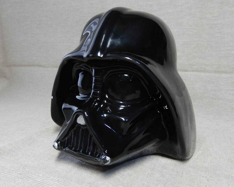 スターウォーズ「ダースベイダー」陶器製フィギュア　STAR WARS DARTH VADER POTTERY FIGURE ※蚊取線香立て(皿なし) ダース・ヴェイダー