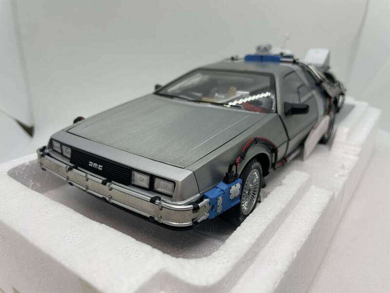 HotWheels 1/18 バック トゥ ザ フューチャー Back To The Future Time Machine J05-05-008-3