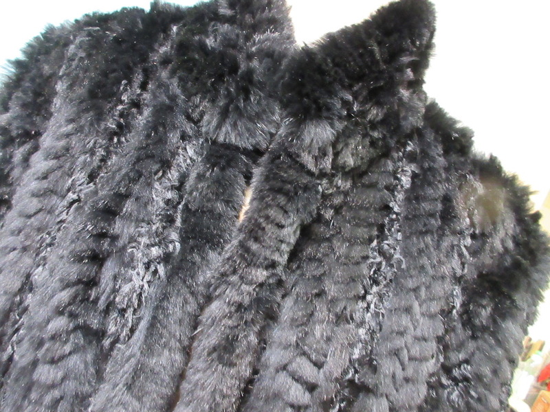 リアルラビットファーコート・やわらかリッチな肌触りブラック・毛皮ジャケット