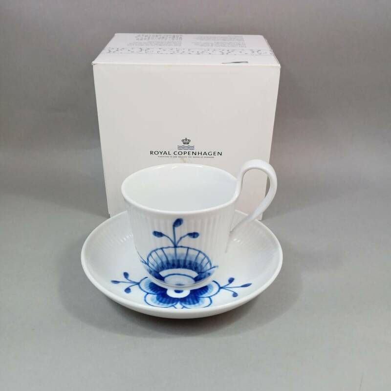 ◆ロイヤルコペンハーゲン ROYAL COPENHAGEN ブルーフルーテッド メガ ハイハンドル カップ&ソーサー 箱付◆KAS31161