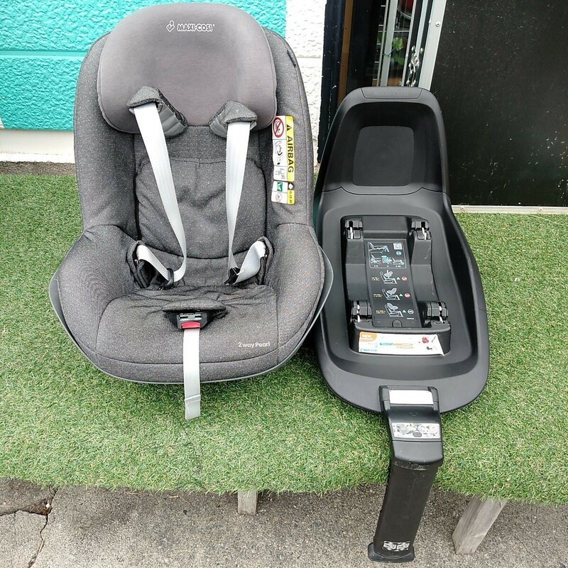 通電確認済　 MAXI-COSI マキシコシ 2wayFix チャイルドシートベース　チャイルドシート　ベビー　子供　新生児　