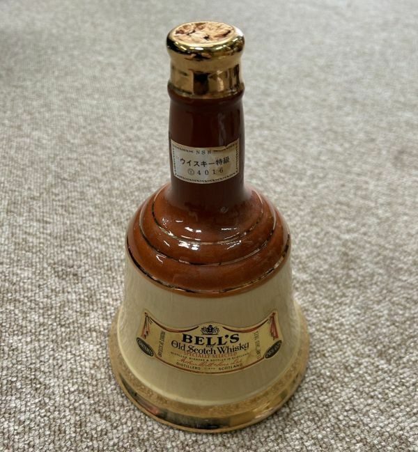 【A69】未開栓 古酒 BELL'S ベルズ Old Scotch Whisky スコッチウイスキー 陶器ボトル 750ml 43% 現状品