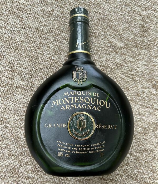 【A71】未開栓 古酒 MARQUIS DE MONTESQUIOU マルキ・ド・モンテスキュー ナポレオン ブランデー 700ml 40％ 現状品