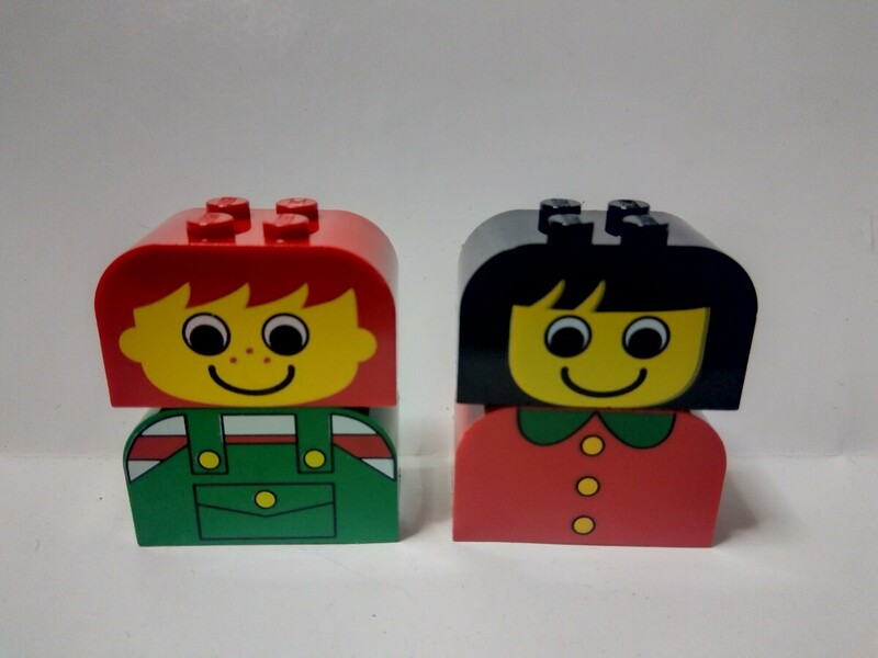 LEGO レゴ プリントブロック　人形　男の子　女の子　子供2人