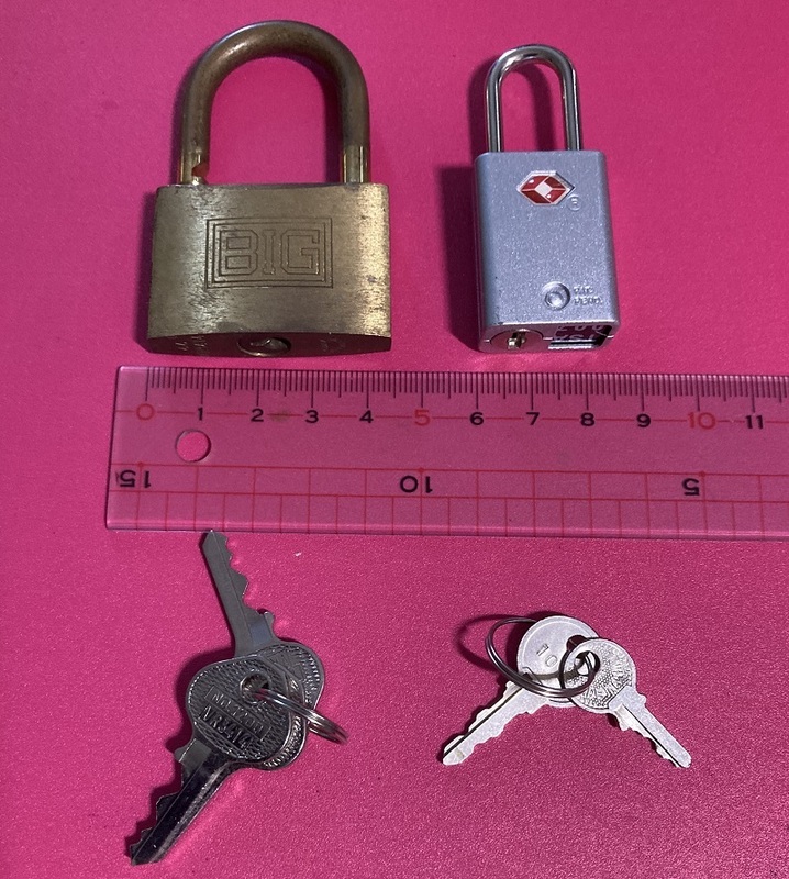 TSA-007　旅行バッグ用南京錠（幅2.5cm）　と　屋外使用の南京錠（幅4.5cm)(BIG）2個セット