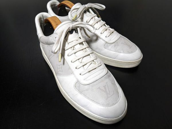 美品 ヴィトン 7 LOUIS VUITTON ♯MS0159 オフホワイト モノグラム コンビレザースニーカー 8614