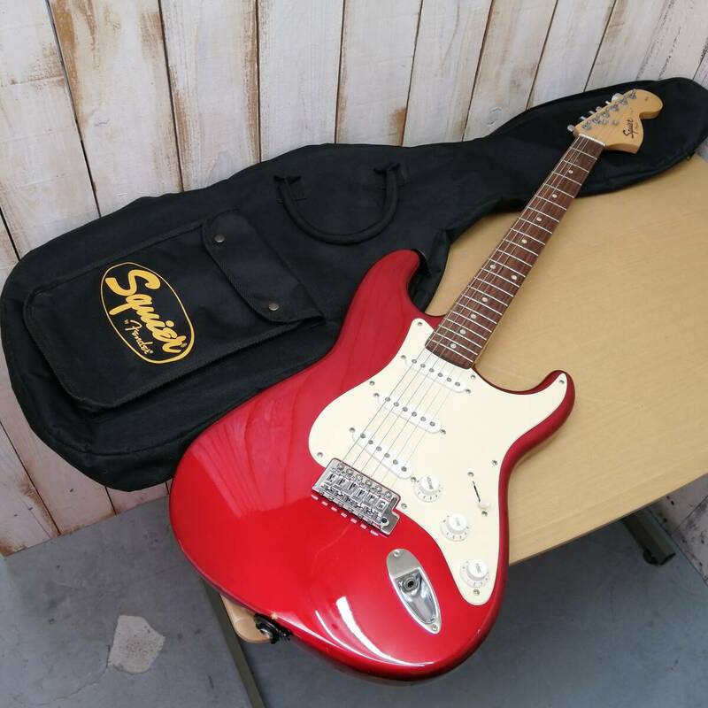 ○24051310　Squier by Fender　フェンダー　STRAT　スクワイヤ　ストラトキャスター　レッド　赤　エレキギター　専用ソフトケース付属