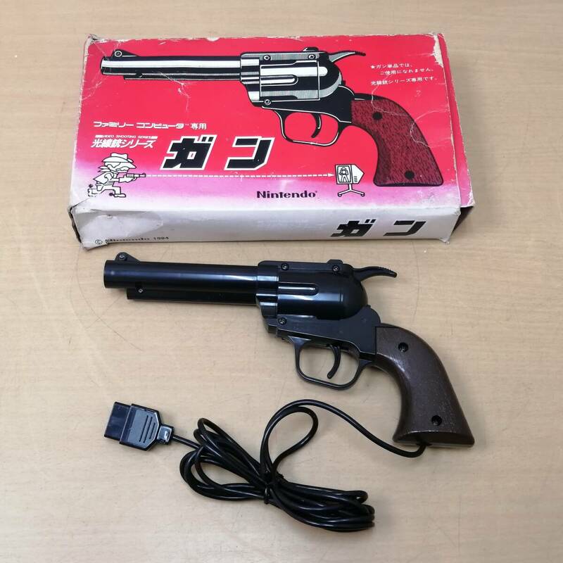 ○24051609　ファミコン専用　光線銃シリーズ　ガン　VIDEO SHOOTING　ファミリーコンピュータ　Nintendo　外箱難有　現状品