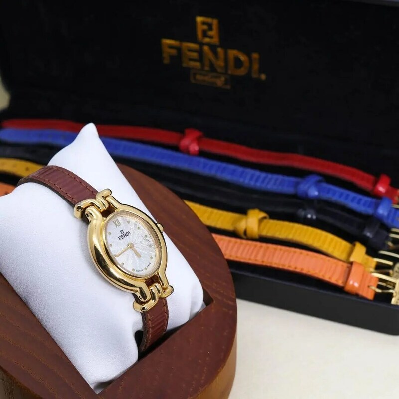 ◆稼働 FENDI 腕時計 640L チェンジベルト ヴィンテージ レディースg