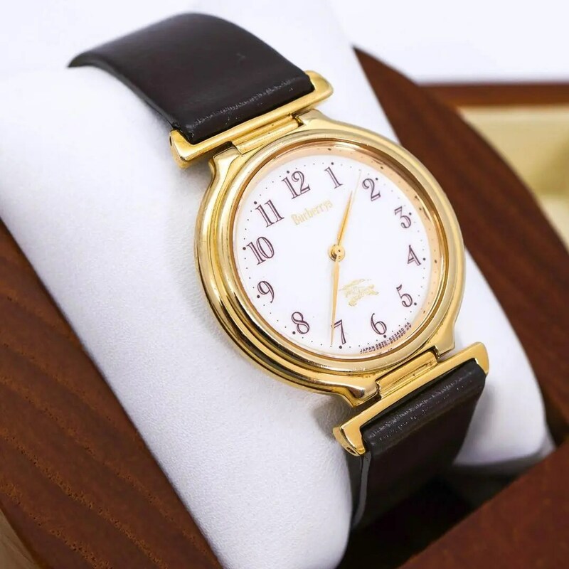 ◆希少 稼働 BURBERRY 腕時計 レザー アンティーク調 新品電池 t