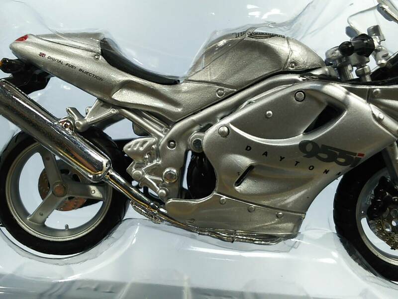 1/18 モトコレクション #8 TRIUMPH DAYTONA 955i トライアンフ maisto 送料410円 同梱歓迎 追跡可 匿名配送