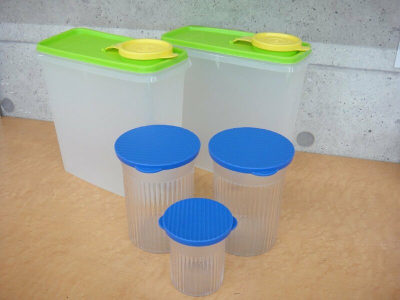 65504R Tupperware タッパーウェア ファミリーメイト ラウンドM630ml×2/ミニ200ml×1/シリアルキーパー×2 合計5点セット 保存容器 美品