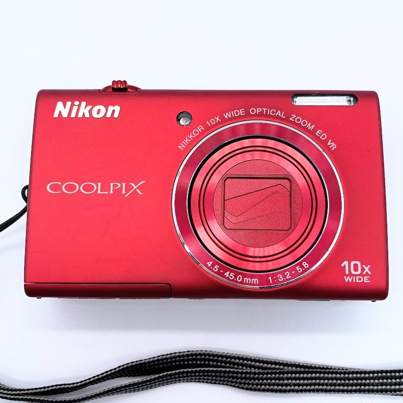【J－2】通電確認済み　Nikon　ニコン　COOLIPIX　クールピクス　NIKKOR 10x WIDE OPTICAL ZOOM ED VR　4.5-45.0mm　1：3.2-5.8　