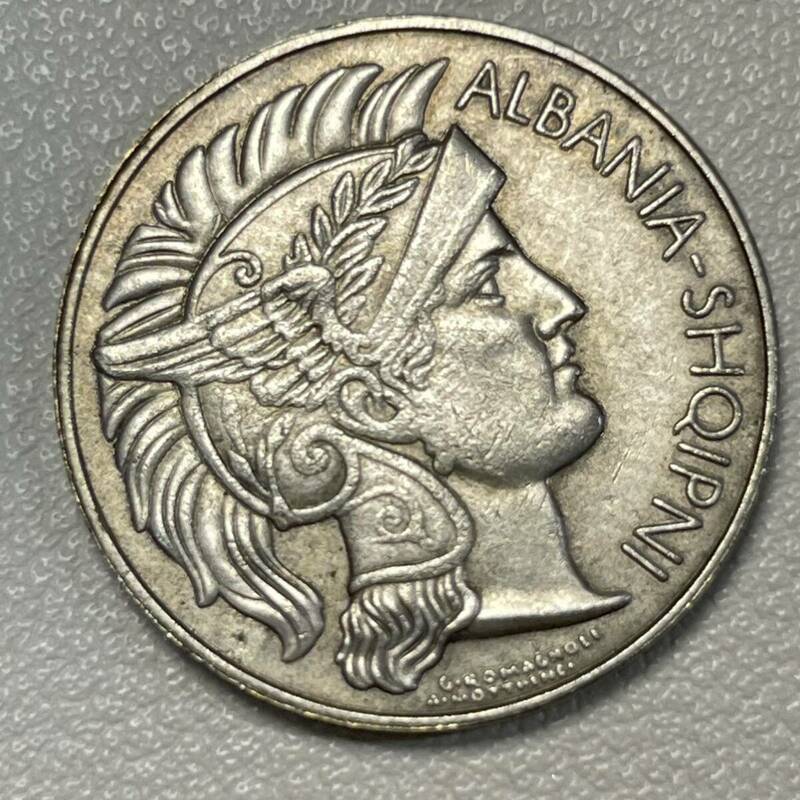 アルバニア 硬貨 古銭 戦士 1927年 ヘルメット 「アルバニア共和国」銘 ローマの船 コイン 重4.77g