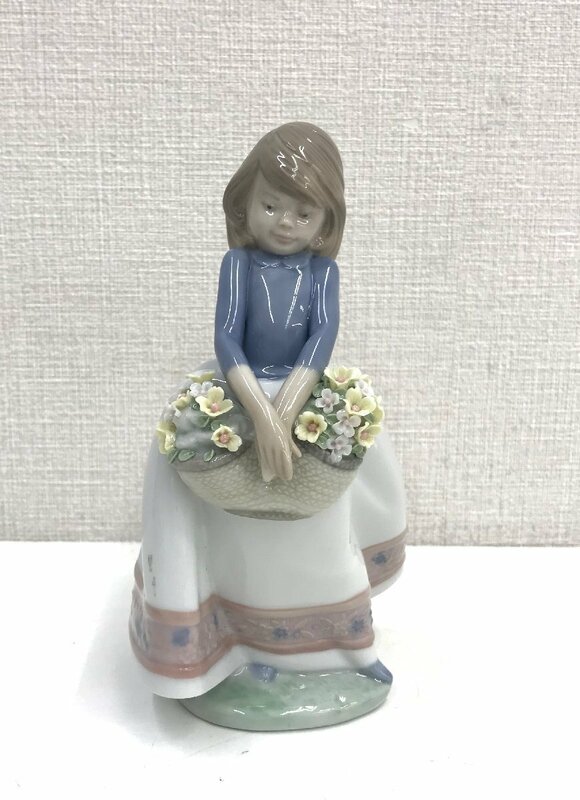 ▲二宮店▲【中古品】E5-192 LLADRO リヤドロ 五月の花 5467