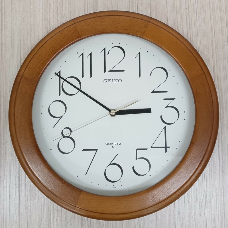 458 時計 SEIKO QUARTZ セイコー 木製枠 掛け時計 動作品 壁掛け インテリア オブジェ アンティーク レトロ コレクション