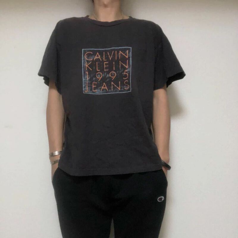 USA製ビンテージ90s カルバンクラインTシャツS-M袖裾シングルステッチCalvin Klein