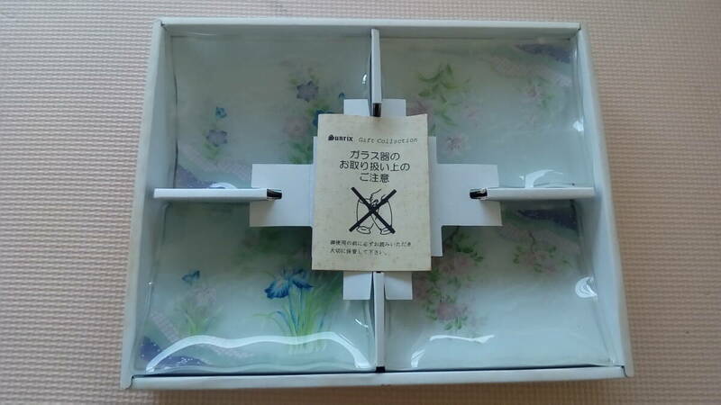 【新品未使用】 日本の四季 花の万葉集 ガラ小皿５客セット