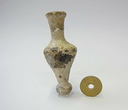 【Y1417】古代ローマ　ガラス小瓶　化粧顔料の容器　銀～金化パティナ