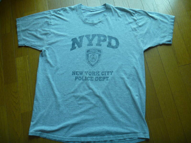 MENS' NYPDのグレイの半袖T-シャツXLARGE 135