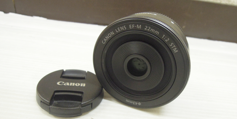 2348) 良品 Canon キヤノン LENS EF-M 22mm 1:2 STM カメラレンズ