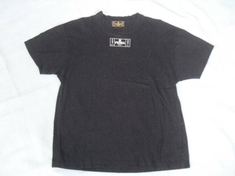 フェンディ　　Tシャツ　　綿100％　　イタリヤ製　　黒