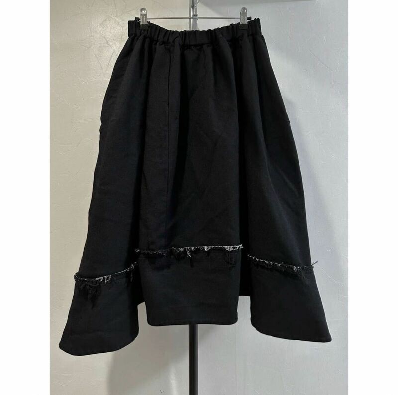 2023SS コムコム コムデギャルソン　スカート　COMME des GARCONS ブラック ロングスカート 黒 XSサイズ　定価75000円　ポリエステル