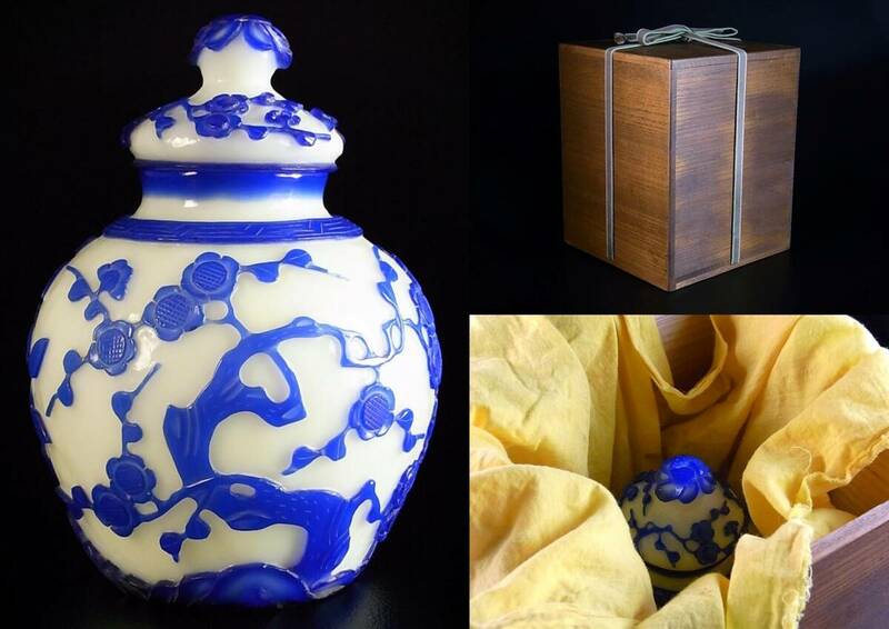 百貨店購入品　中国製清時代　乾隆ガラス　白地藍被せ　飾り壺　ガレも愛した清朝皇帝のガラス