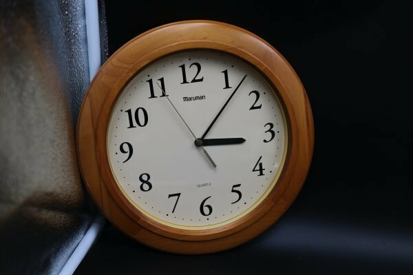 Maruman/マルマン　型番不明　ステップ式　木枠　壁掛け時計 　レトロ　アンティーク　シンプル