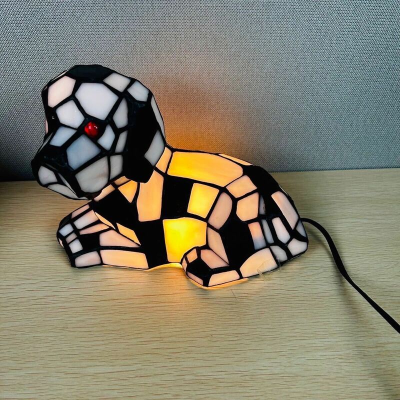 ★ 犬 ステンドグラス ランプ 卓上ランプ 電飾 置物 アンティーク 照明