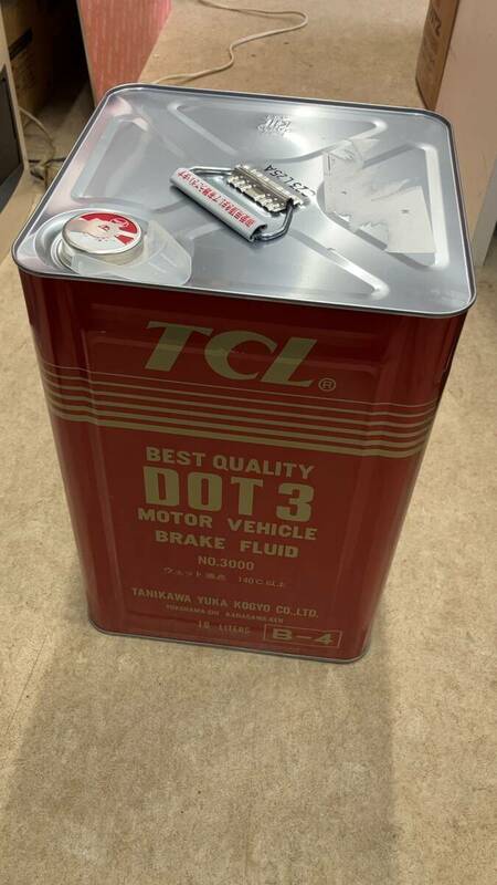 即決/ 未使用/ TCL(谷川油化） ブレーキフルード DOT3 18L缶 （TCL DOT3 B-4）