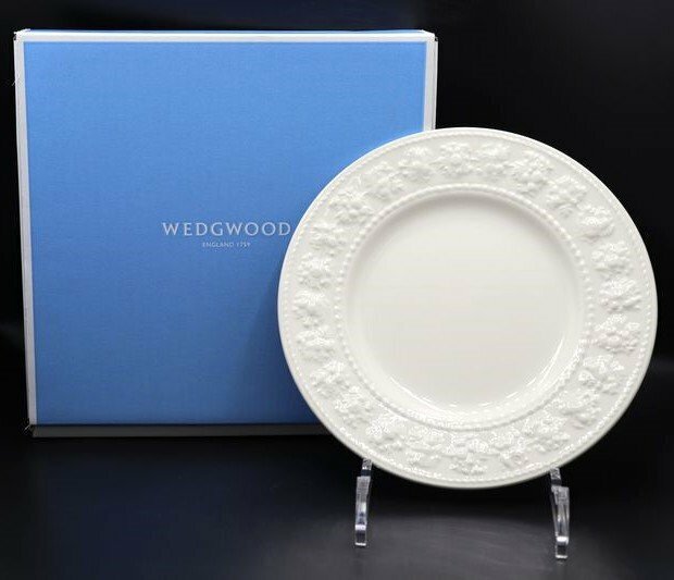 【未使用】WEDGWOOD　ウェッジウッド　FESTIVITY（フェスティビティ）プレート　直径20.8㎝　食器/皿/中皿