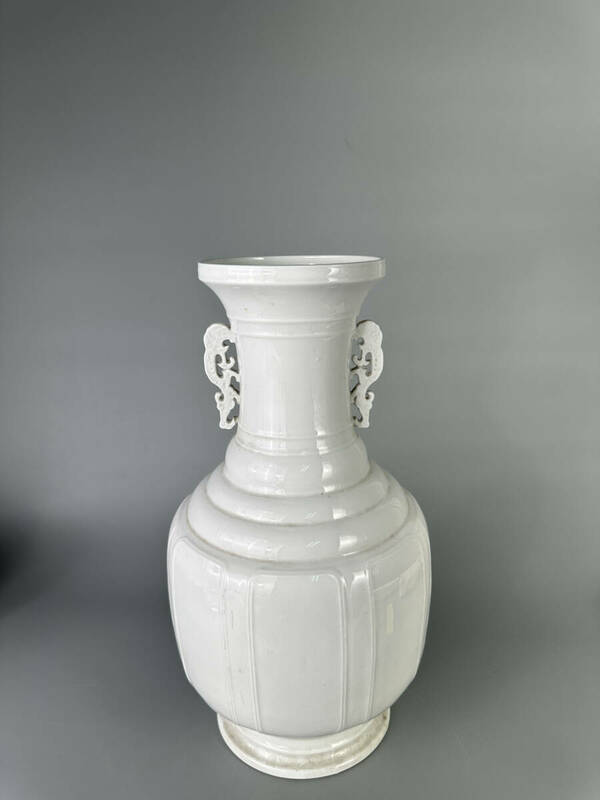 中国美術　清朝　清時代　白磁双耳花瓶　花器　華道具　時代物　唐物