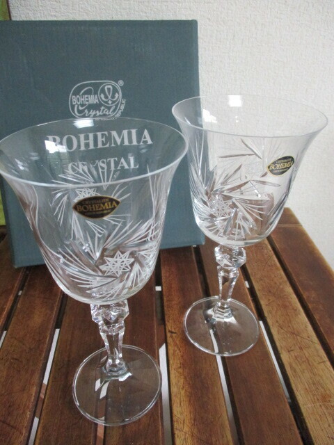 ■【未使用品】ボヘミア クリスタル カットガラス ラージサイズ W9xH18cm ワイングラス ペア