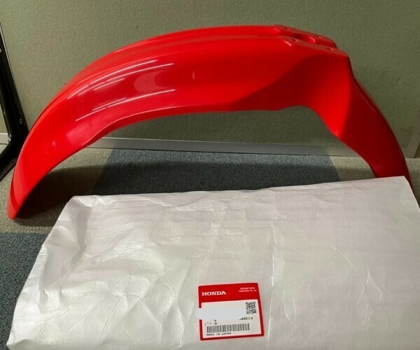 ホンダ 純正 XR650R フロントフェンダー HONDA XR650R Front Fender Fighting Red Plastic Mud Guard red 未使用 JDM OEM メーカー純正品