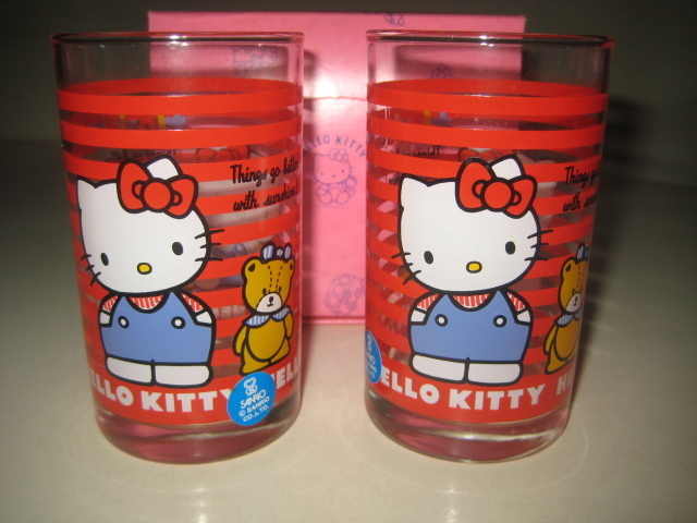 昭和レトロ　1988 サンリオ　当時物　HELLO KITTY ハローキティ タンブラー　ペアセット　箱付　希少！