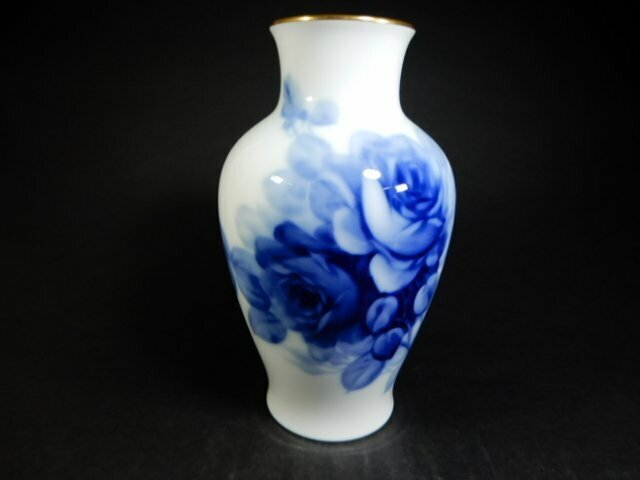 大倉陶園　OKURA　オークラ　花瓶　ブルーローズ　金縁　高さ約27cm　薔薇　壷　花器　I-180