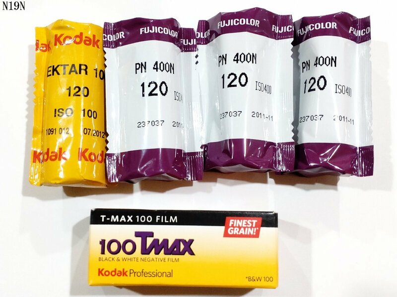 FUJICOLOR PN 400N 120 ISO400 3本 Kodak EKTAR 100 120 ISO100 1本 T-MAX 100 1本 期限切れフィルム 5本セット 120mmフィルム N19NC