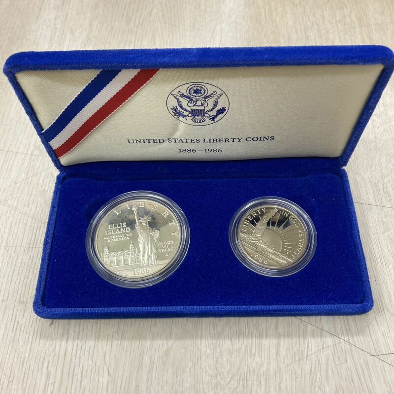 アメリカ 自由の女神 UNITED STATES LIBERTY COINS 1ドル　ハーフダラー　記念コイン 1986