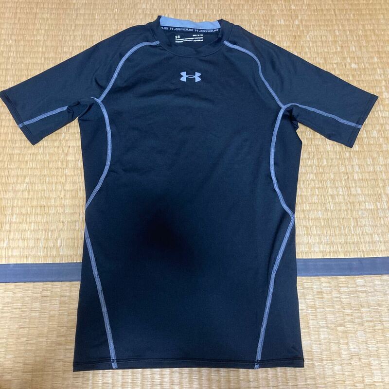 UNDER ARMOUR 半袖シャツ MD 黒 ヒートギア コンプレッション s/s ショートスリーブ インナー M 丸首 アンダー BLK Tシャツ