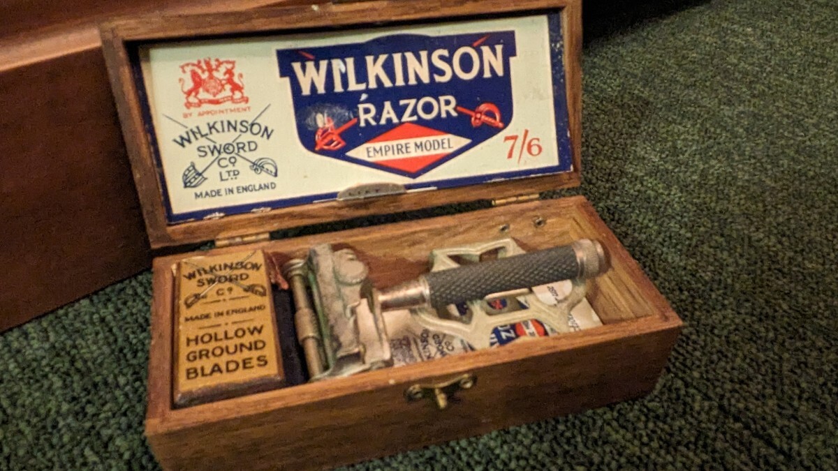 イギリス製　WILKINSON RAZOR 　ビンテージ　木箱入り