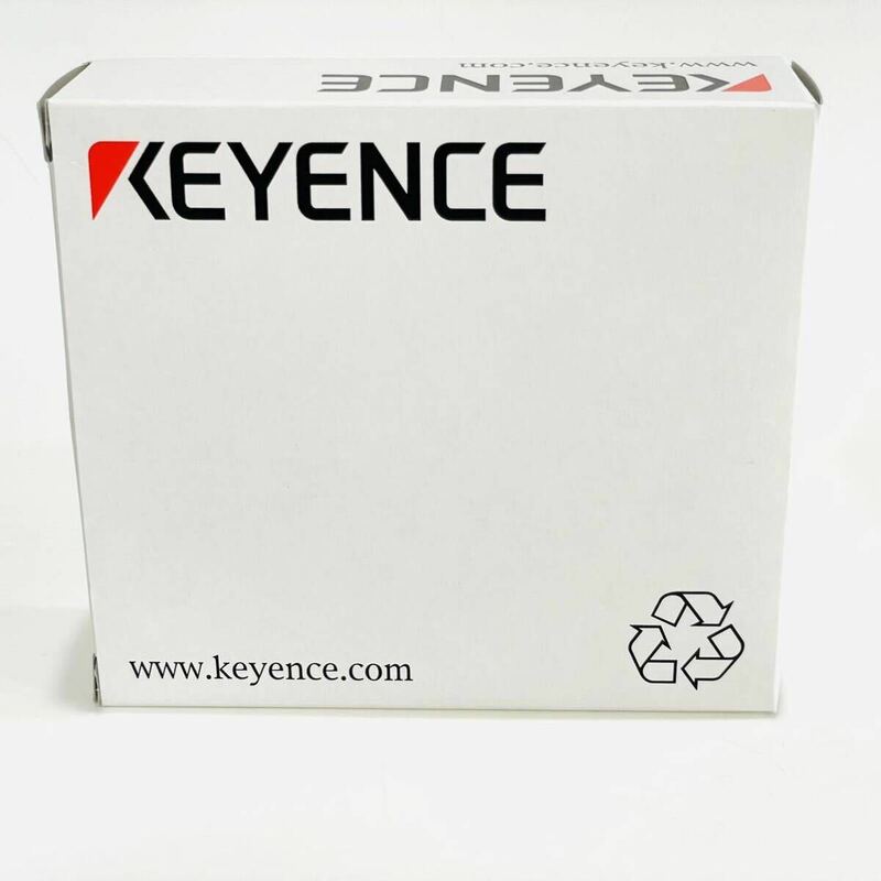未使用 KEYENCE キーエンス アンプ内蔵型CMOS レーザセンサ LR-ZB100CP 角型 反射型 M8コネクタタイプ 100mm 送料無料