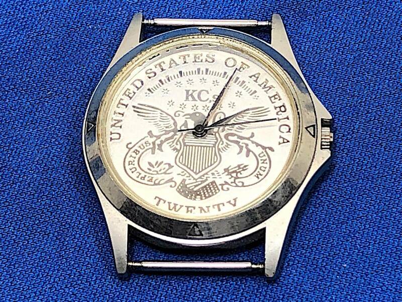 4/194【ジャンク】 KC’S ケイシイズ 腕時計 クォーツ AMERICA TWENTY ベルト無し シルバー文字盤