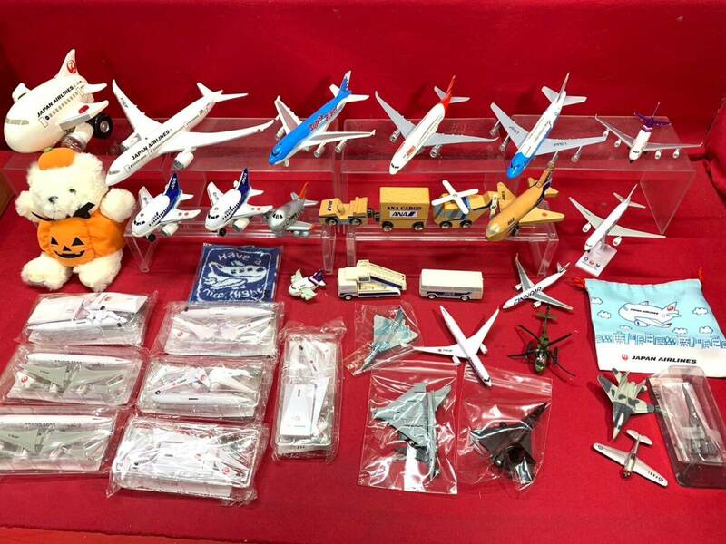ANA JAL　飛行機 航空機　等　フィギュア プラモデル グッズ まとめ売り　木製おもちゃ チョロQ エアバス 戦闘機　M-0502-3