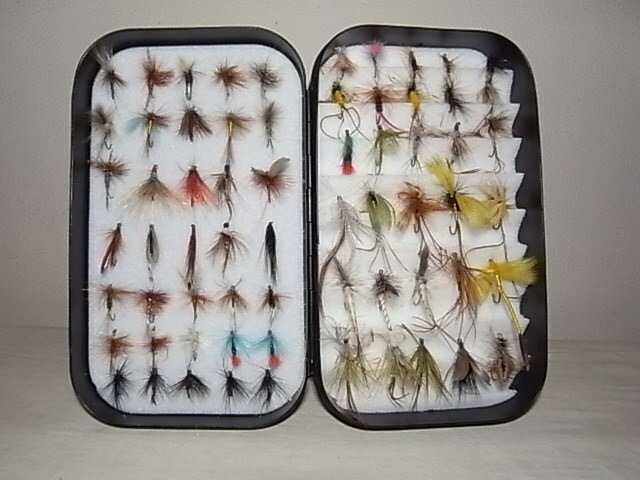 ***　Recent years Wheatley Fly Box With ６５ Flies ・ ホイットレー フライ ボックス　***