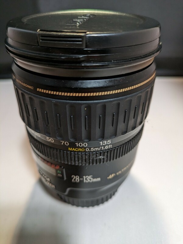 Canon Zoom 28 - 135mm F/3.5-5.6