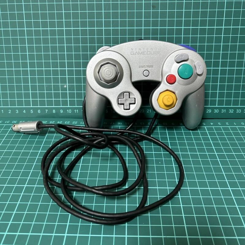 中古 ゲームキューブコントローラー DOL-003 シルバー ゲームキューブ NGC 任天堂 Nintendo GAMECUBE 単品 USED 動作未確認